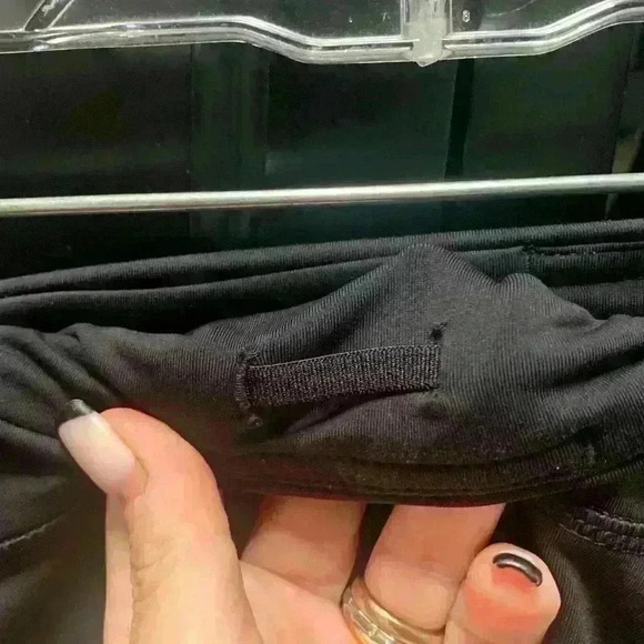 Lululemon performance leggings size 4 - Picture 7 of 7